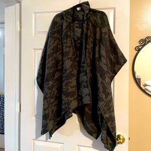camo poncho with pockets and hood